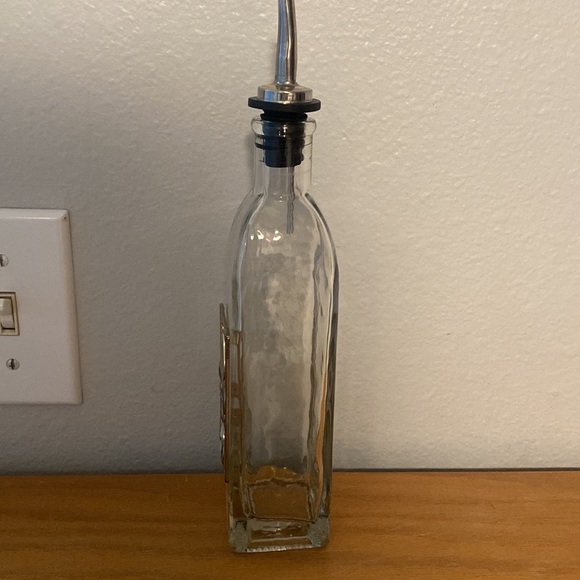 Fleur de Lis Glass Oil Dispenser - Picture 6 of 7